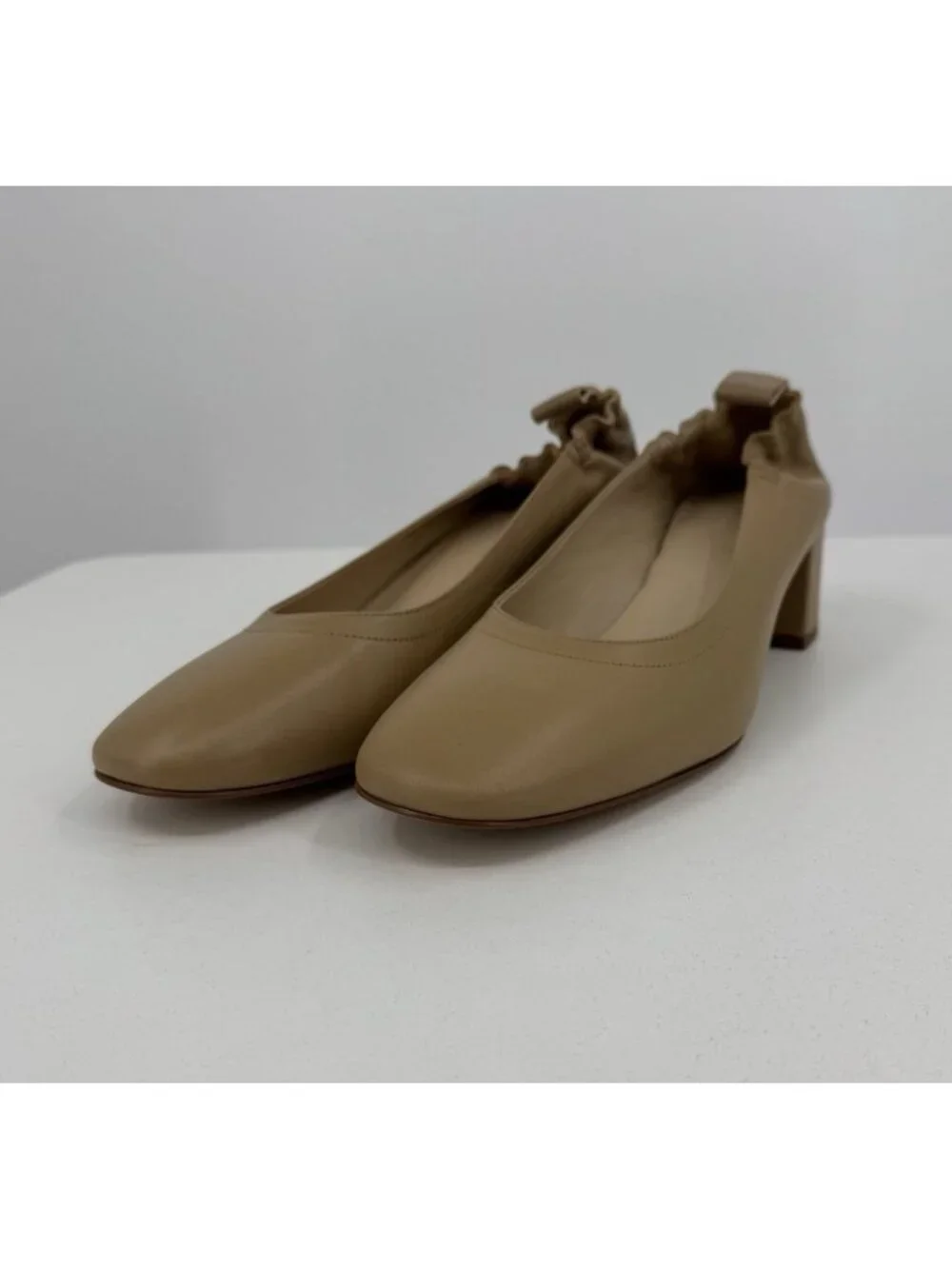 Everlane Italian Leather Day Heel Light Taupe 9 Women's Elastic Back Comfort